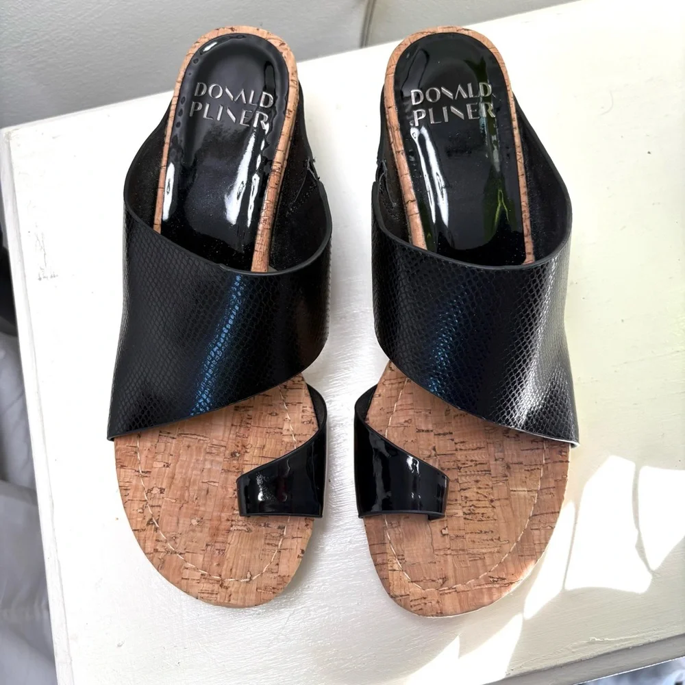 Donald Pliner Gemmy Platform Wedge Slide Sandal. Size 8.5.